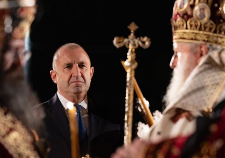 Президентът Румен Радев поздрави българите с Възкресение Христово.
В профила си
